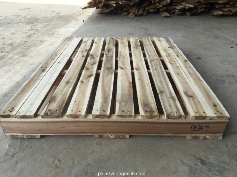 Pallet gỗ sử dụng trong kho lót sàn